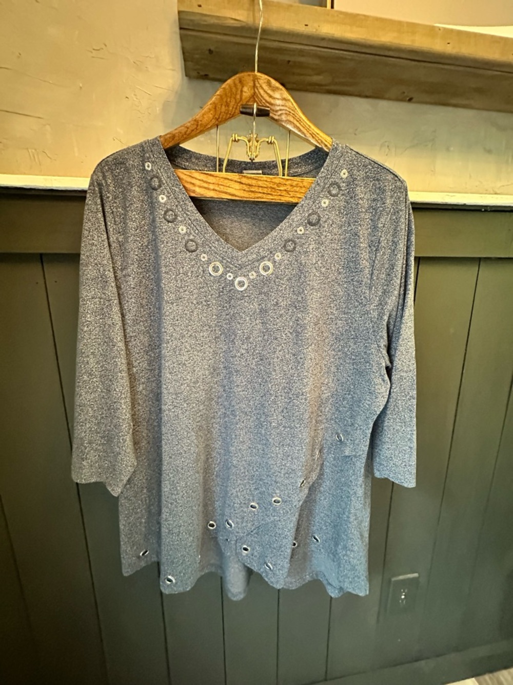 Distinct Apparel Women's Grommet Tunic Top in Heather Blue size 2X
